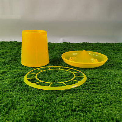Plastic Poultry Feed Bucket For Poultry Farming 4L 23cm X 29.6cm Capacity