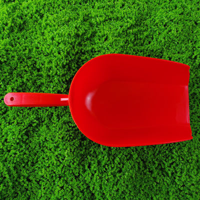 Eco Friendly Long Handle Plastic Feed Shovel Easy To Clean High Durability Scoop
