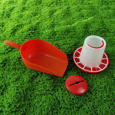 Eco Friendly Long Handle Plastic Plastic Feeding Shovel With High Durability