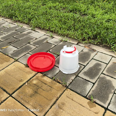 Convenient Anti Drip Bird Watering Dispensers For Small Aviaries Poultry Birds
