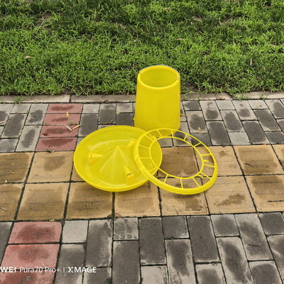 13L Durable Yellow Round Plastic Poultry Ration Feeding Bucket Customizable