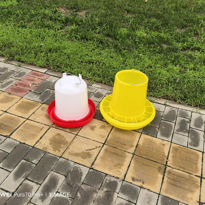 13L Durable Yellow Round Plastic Poultry Ration Feeding Bucket Customizable