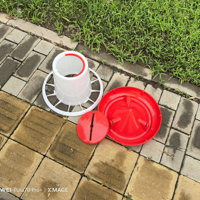 Integrated Rotating Plastic Automatic Chicken Feeder For Chickens And Ducks