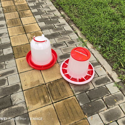 Integrated Rotating Plastic Automatic Chicken Feeder For Chickens And Ducks