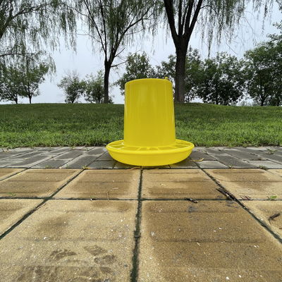 Durable Plastic Round Poultry Feed Bucket For Fowls
