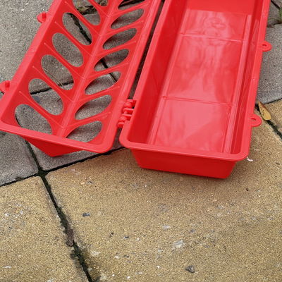 Weather Resistant Rectangle Poultry Feeding Trough No Sharp Edges Rectangular Shape