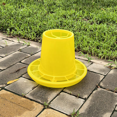 5 Quart Plastic Water Feeder For Poultry Reduces Water Consumption And Increases Farming Efficiency